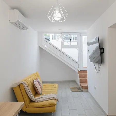 Iki Yellow Los Gigantes Apartment